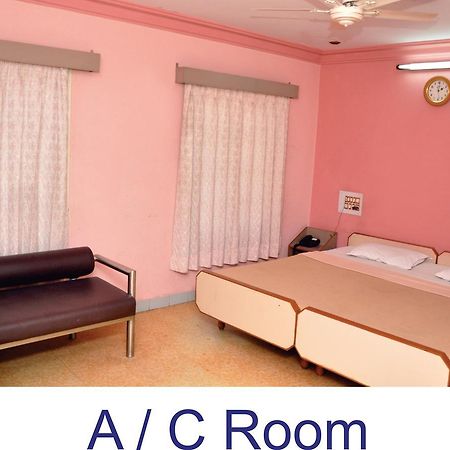 Hotel Baba Раджкот Экстерьер фото
