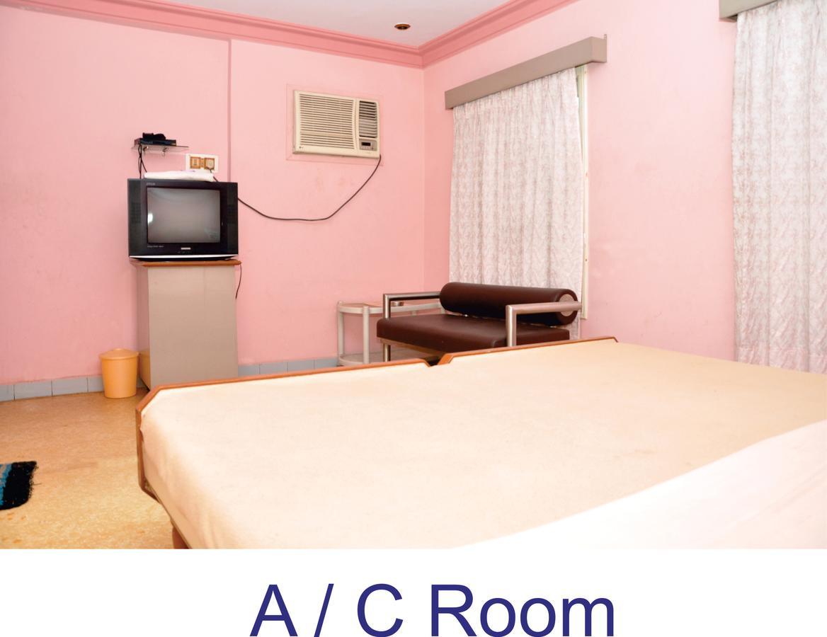 Hotel Baba Раджкот Экстерьер фото